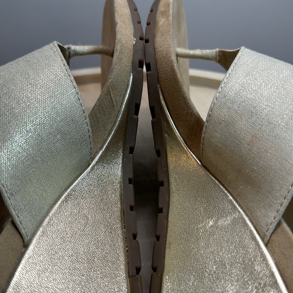 Bandolino Check Thong Wedge Sandals Size 8 - Picture 8 of 9